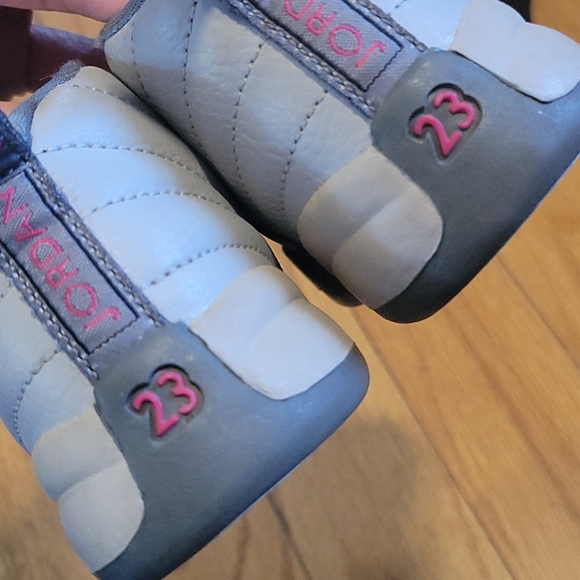 Retro 12 - Picture 5 of 10